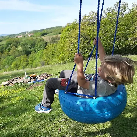 度假居 Domacinstvo Pajovic 上米拉诺瓦茨