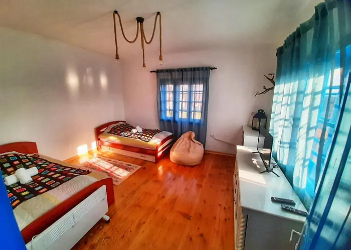 Domacinstvo Pajovic Case de vacanță